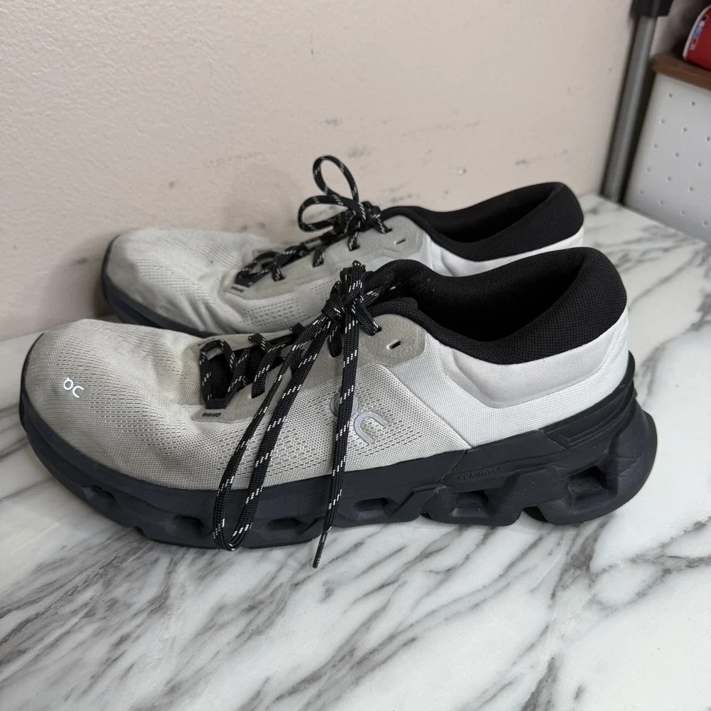 On Cloudflyer 5 Mens Size 12.5 Gray Athletic Running Shoes Sneakers No Insoles